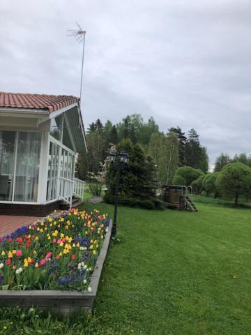 Wonderful Cottage By The Lake Hautjarvi ภายนอก รูปภาพ